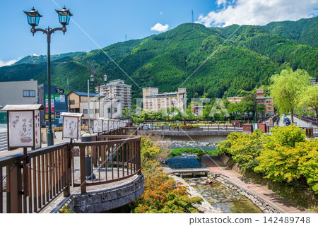 Scenery of a hot spring town [Gero Onsen, one of Japan's three most famous hot springs] (Gero City, Gifu Prefecture) 142489748