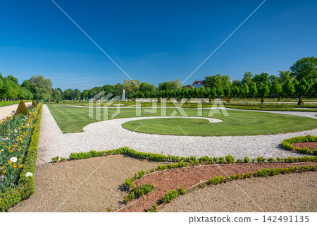 Baroque Parterre in Charlottenburg Palace Gardens Berlin Baroque Parterre in Charlottenburg Palace Gardens Berlin 142491135