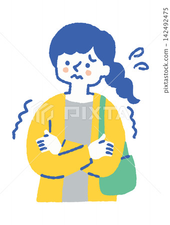 Women who feel unwell due to temperature fluctuations_color 142492475