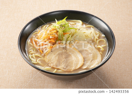 Vegetable-rich pork bone soy sauce ramen Vegetable-rich pork bone soy sauce ramen 142493356