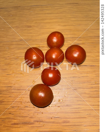 迷你番茄字母 Na 迷你番茄字母 Na 142495328