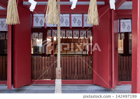 The interior of the worship hall and the bell rope at Goryo Shrine The interior of the worship hall and the bell rope at Goryo Shrine 142497199