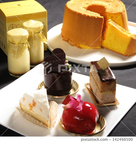 Stylish cake Stylish cake 142498500
