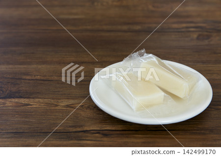 獨立包裝的麻糬 獨立包裝的麻糬 142499170