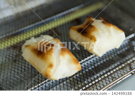 Toasted mochi Toasted mochi 142499188