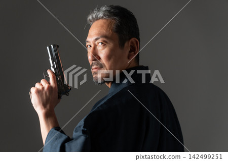 一個穿著和服的男人 一個穿著和服的男人 142499251