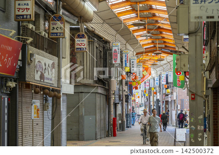 飛田本通商店街(大阪市西成區) 飛田本通商店街(大阪市西成區) 142500372