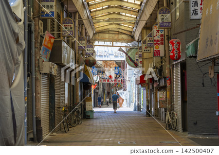 Tobita Hondori Shopping Street (Nishinari Ward, Osaka City) Tobita Hondori Shopping Street (Nishinari Ward, Osaka City) 142500407
