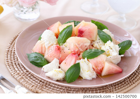 Peach and mozzarella, peach caprese Peach and mozzarella, peach caprese 142500700