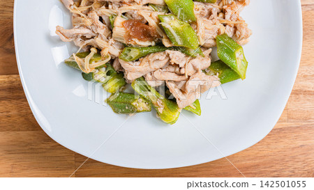 秋葵豬肉炒酸梅醬 秋葵豬肉炒酸梅醬 142501055