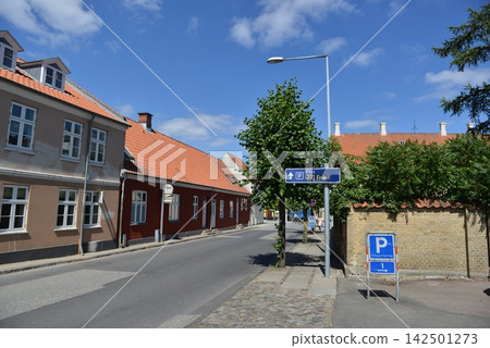 Old brick houses in traditional style in the center of the old town 142501273