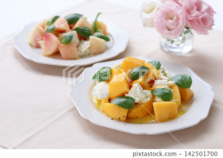 Yellow peach and mozzarella, yellow peach caprese, peach and mozzarella, peach caprese Yellow peach and mozzarella, yellow peach caprese, peach and mozzarella, peach caprese 142501700