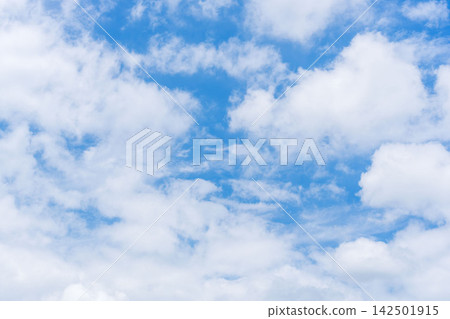 初夏午後,天空和雲彩絢麗多彩 05 初夏午後,天空和雲彩絢麗多彩 05 142501915