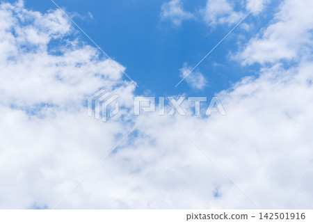 初夏午後,天空和雲彩絢麗多彩 06 初夏午後,天空和雲彩絢麗多彩 06 142501916