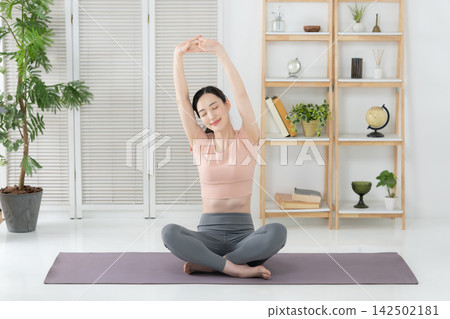 女性伸展 女性伸展 142502181