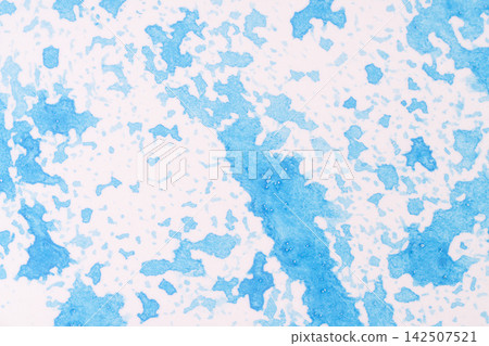 A hygienic texture created by layering white streaks over a pale blue expanse. A hygienic texture created by layering white streaks over a pale blue expanse. 142507521