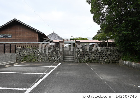Fukue Island in the Goto Islands: "Samurai Residence Street" that retains the atmosphere of a castle town. Fukue Island in the Goto Islands: "Samurai Residence Street" that retains the atmosphere of a castle town. 142507749