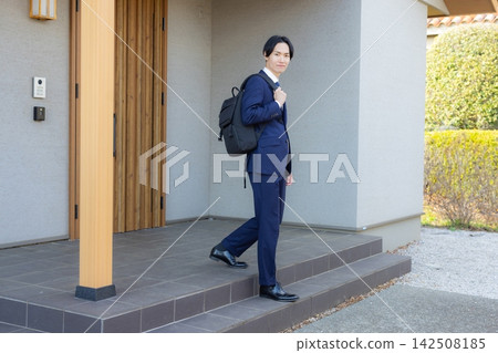 男人在工作 男人在工作 142508185
