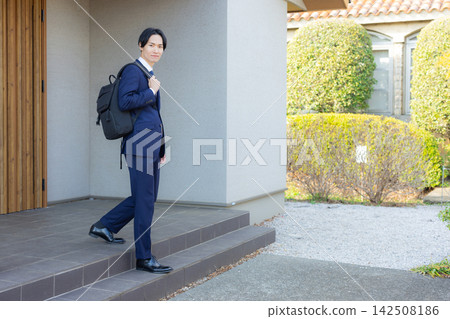 男人在工作 男人在工作 142508186