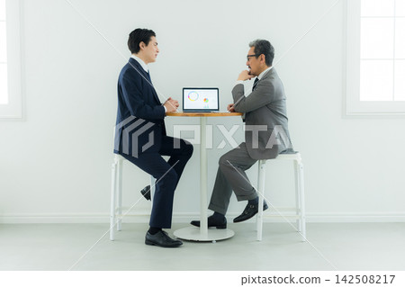 兩個商人 兩個商人 142508217