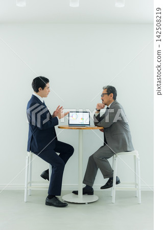 兩個商人 兩個商人 142508219