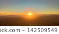 從雲層出來的太陽升起 142509549