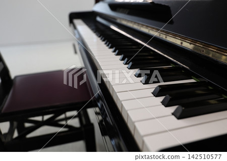 piano keyboard piano keyboard 142510577