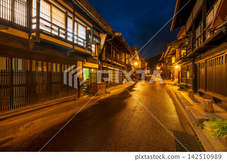 Nagano Prefecture, Nakasendo, Narai-juku townscape, evening view, night view Nagano Prefecture, Nakasendo, Narai-juku townscape, evening view, night view 142510989