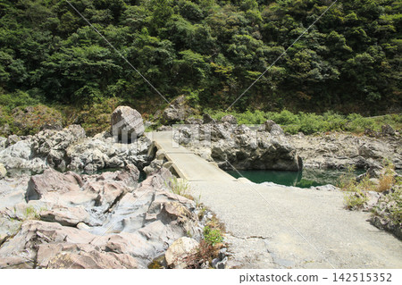 Kuki Submersible Bridge, Niyodogawa Town, Kochi Prefecture Kuki Submersible Bridge, Niyodogawa Town, Kochi Prefecture 142515352