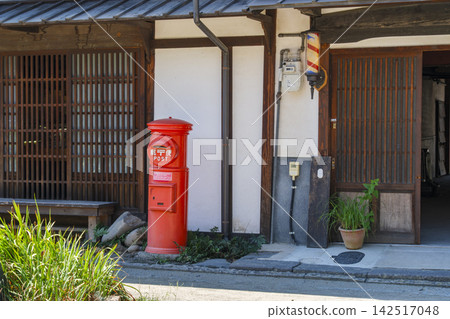 Post and light Post and light 142517048
