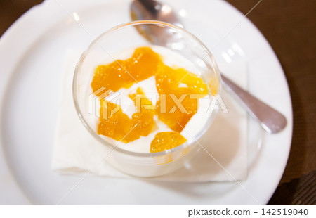 Yogurt with passion fruit marmalade Yogurt with passion fruit marmalade 142519040