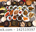 韓國料理和各種小菜 142519397