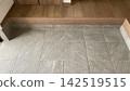 新建房屋的入口和瓷磚 142519515