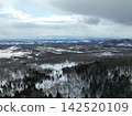 [Aerial view] Winter view of Ogihara Observatory and snowy mountain road / Shikaoi Town, Hokkaido 142520109