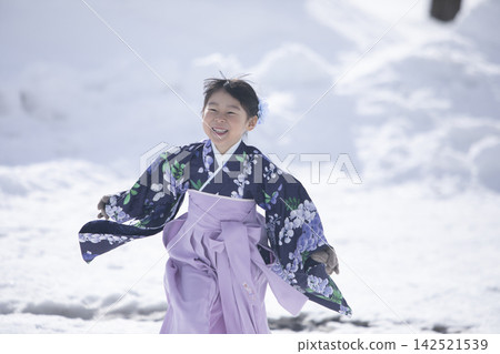 畢業孩子 畢業孩子 142521539