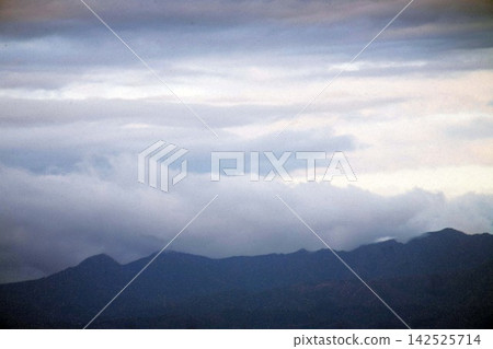 雨後的早晨 雨後的早晨 142525714
