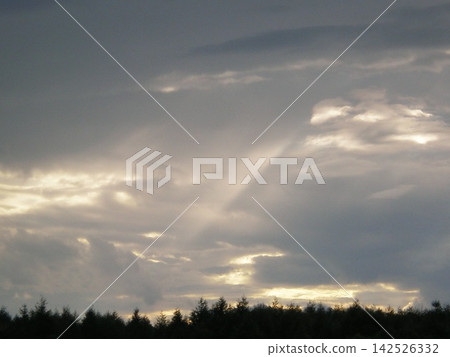 夏日的天空 142526332
