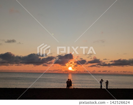 在海上日落 在海上日落 142526624