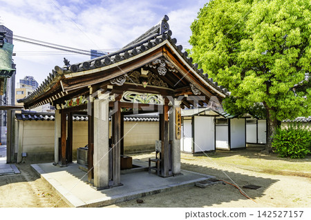 Osaka, Tennoji, Shitennoji Temple, Seijosui Ido Yakata (Pure Water Well House), Osaka City, Osaka Prefecture Osaka, Tennoji, Shitennoji Temple, Seijosui Ido Yakata (Pure Water Well House), Osaka City, Osaka Prefecture 142527157