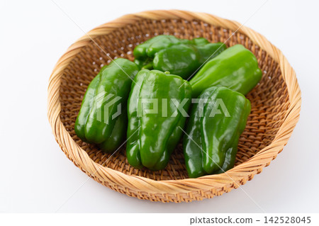肉質厚實的有機種植甜椒 142528045