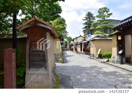 Streetscape around the Nagamachi Samurai District in Kanazawa City Streetscape around the Nagamachi Samurai District in Kanazawa City 142530157