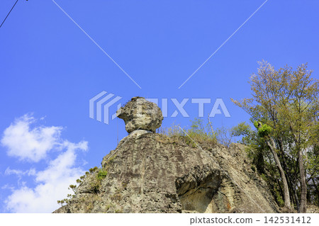 Tengu's Throwing Stone and Oya Stone's Unusual Rock Formations in Oya-cho, Utsunomiya City, Tochigi Prefecture Tengu's Throwing Stone and Oya Stone's Unusual Rock Formations in Oya-cho, Utsunomiya City, Tochigi Prefecture 142531412