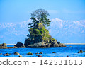 從富山灣眺望立山山脈，景色壯麗秀美。 142531613