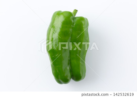 Thick-fleshed organically grown bell peppers Thick-fleshed organically grown bell peppers 142532619
