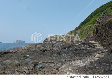 飛島:岩石海岸和潮間帶,鳥海準國立公園 飛島:岩石海岸和潮間帶,鳥海準國立公園 142532841