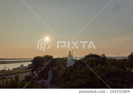 日和山公園:舊酒田燈塔和日本海日落 日和山公園:舊酒田燈塔和日本海日落 142532864