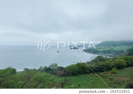 Coastline, cape, cloudy sky Coastline, cape, cloudy sky 142532931