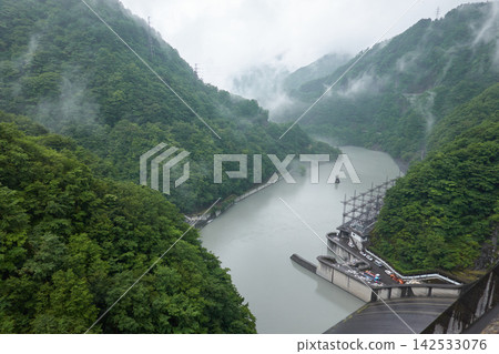 Valley, panoramic view, fog Valley, panoramic view, fog 142533076