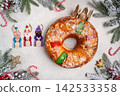 Roscon de reyes is a traditional Spanish Christmas pastry cake 142533358