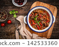 Stir-fried Beef Skirt Steak with Oyster Sauce 142533360